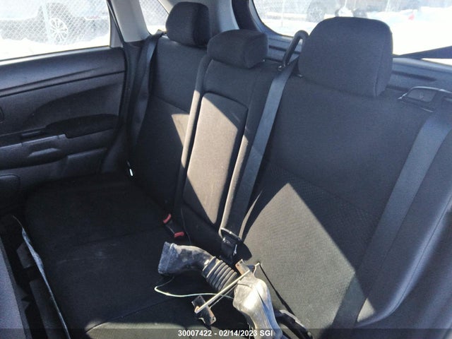 4A4AJ3AU2DE605689 Mitsubishi RVR SE