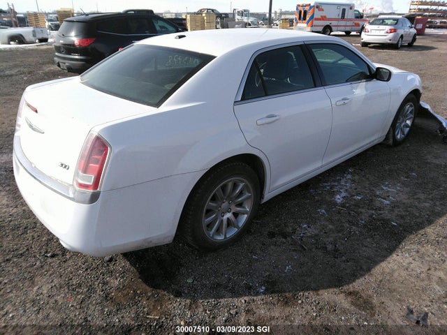2C3CCAAG9EH175229 Chrysler 300