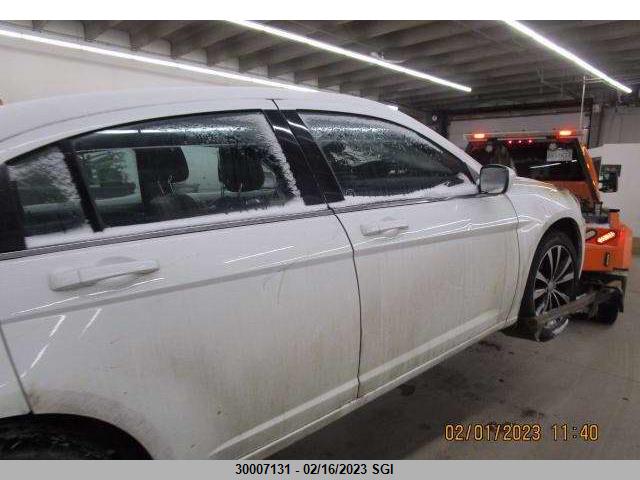 1C3CCBHG5CN145810 Chrysler 200 S
