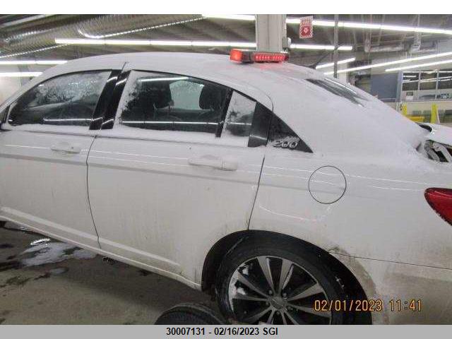 1C3CCBHG5CN145810 Chrysler 200 S