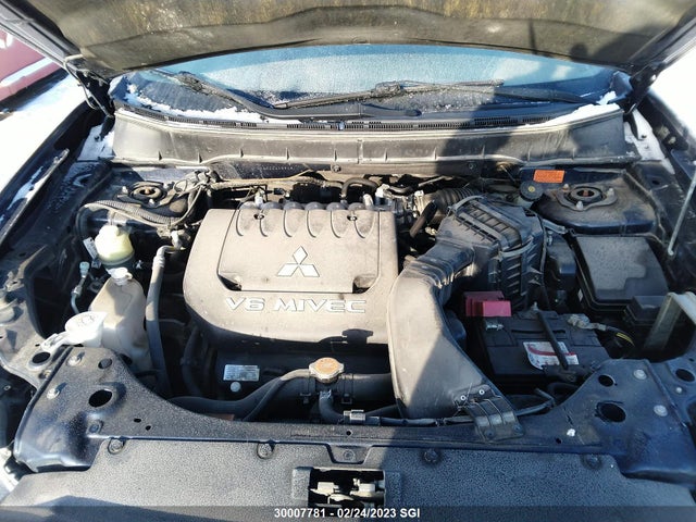 JA4JT3AX0CU603949 Mitsubishi Outlander Se