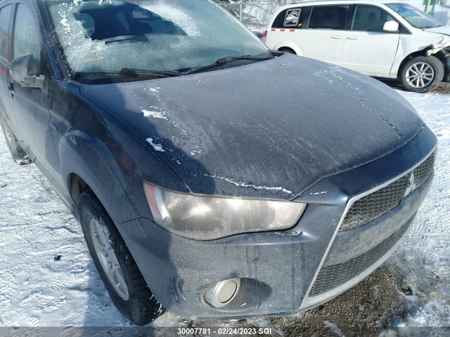 JA4JT3AX0CU603949 Mitsubishi Outlander Se