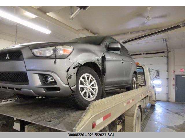 JA4AJ3AU8CZ601753 Mitsubishi RVR SE