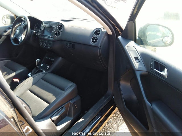 Volkswagen Tiguan Wolfsburg 2017 WVGNV7AX1HW505996 Image 6