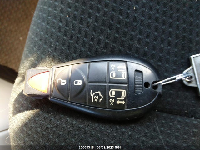 2A4RR5DGXBR760893 Chrysler Town & Country Touring