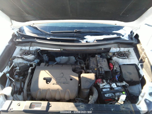 JA4AZ2A32HZ604679 Mitsubishi Outlander Es