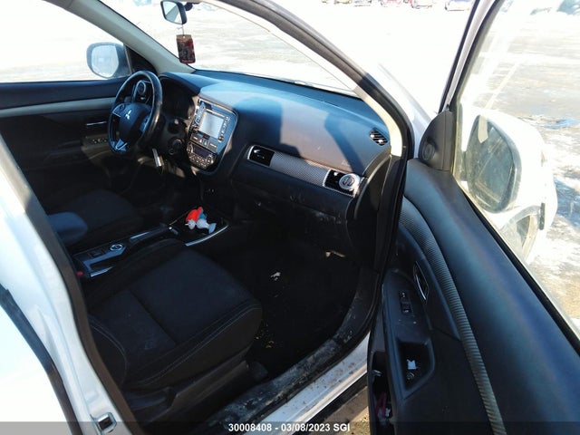 JA4AZ2A32HZ604679 Mitsubishi Outlander Es
