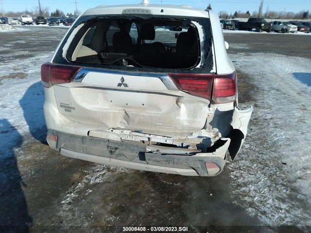 JA4AZ2A32HZ604679 Mitsubishi Outlander Es