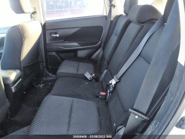 JA4AZ2A32HZ604679 Mitsubishi Outlander Es