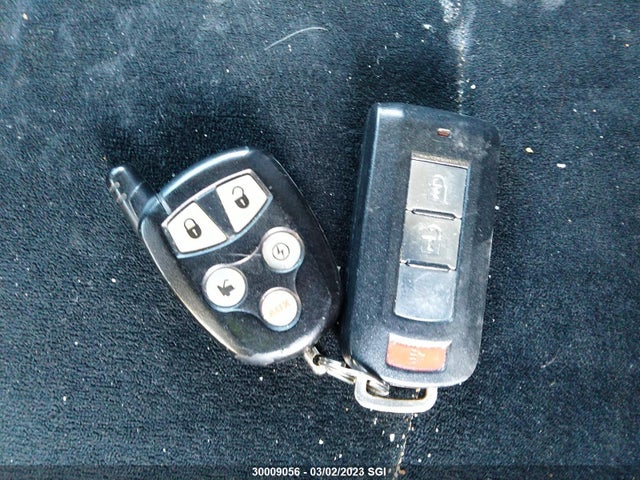 JA4JT3AX3CU601919 Mitsubishi Outlander Se