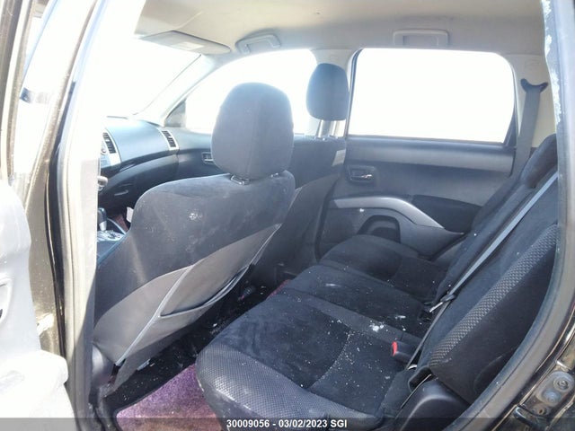 JA4JT3AX3CU601919 Mitsubishi Outlander Se