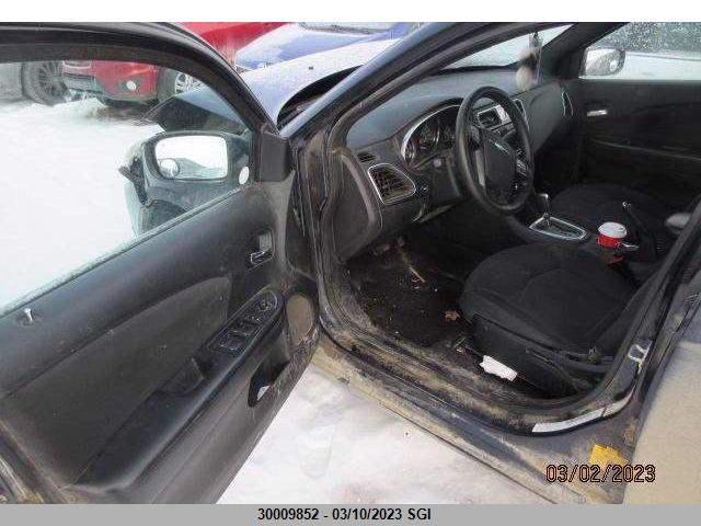 Chrysler 200 LX 2012 1C3CCBABXCN124417 Image 6