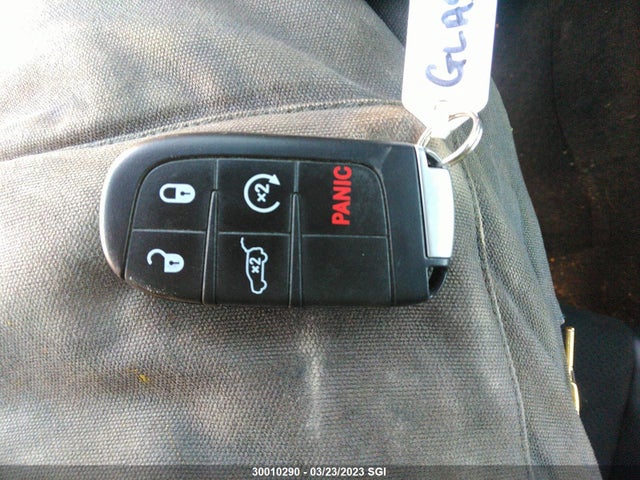1C4RJFAG6NC139476 Jeep Grand Cherokee Laredo E/laredo X