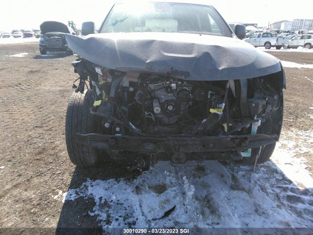 1C4RJFAG6NC139476 Jeep Grand Cherokee Laredo E/laredo X