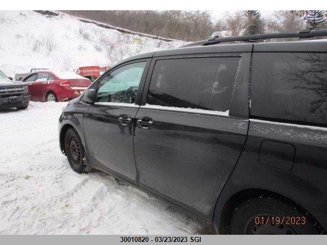 Toyota SIENNA LE 2015 5TDKK3DC6FS603548 Image 3