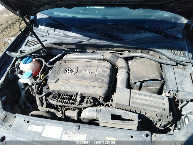 1VWBS7A35FC077049 Volkswagen PASSAT SE