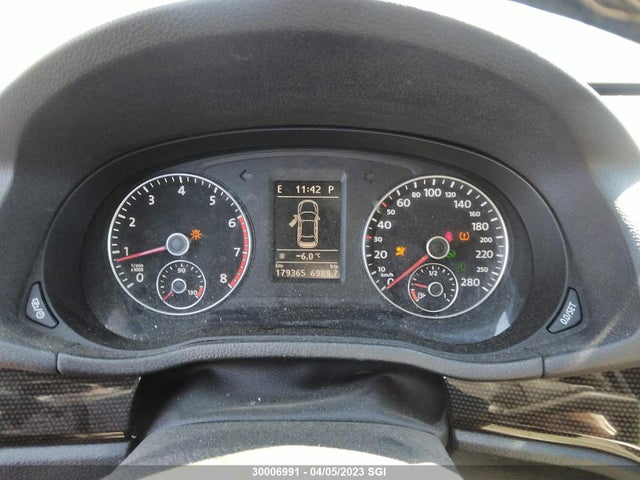 1VWBS7A35FC077049 Volkswagen PASSAT SE