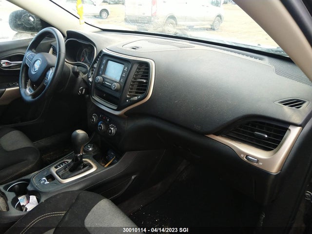 1C4PJMAS4HW600774 Jeep Cherokee Sport