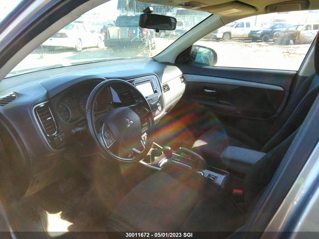 JA4AZ2A35HZ605678 Mitsubishi Outlander Es
