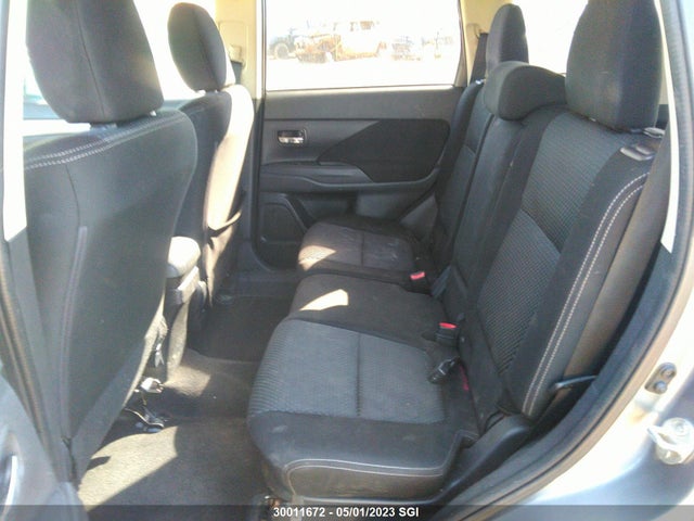 JA4AZ2A35HZ605678 Mitsubishi Outlander Es