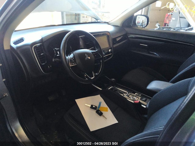 JA4AZ2A3XLZ602770 Mitsubishi Outlander Es