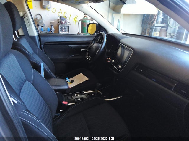 JA4AZ2A3XLZ602770 Mitsubishi Outlander Es