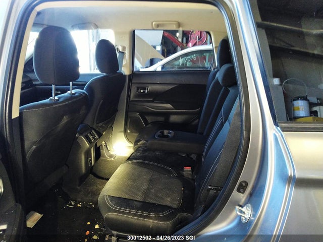 JA4AZ2A3XLZ602770 Mitsubishi Outlander Es