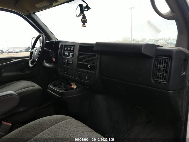 Chevrolet Express G2500 2015 1GCWGFCF7F1102231 Image 5
