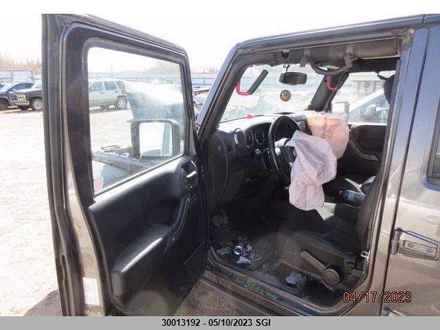 1C4BJWDG6EL268489 Jeep Wrangler Unlimited Sport