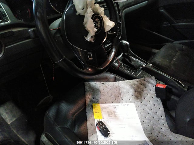 1VWBS7A3XGC040371 Volkswagen PASSAT SE