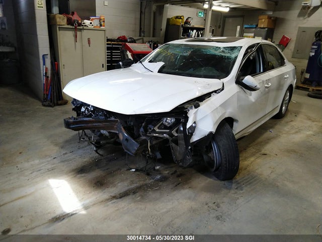 1VWBS7A3XGC040371 Volkswagen PASSAT SE