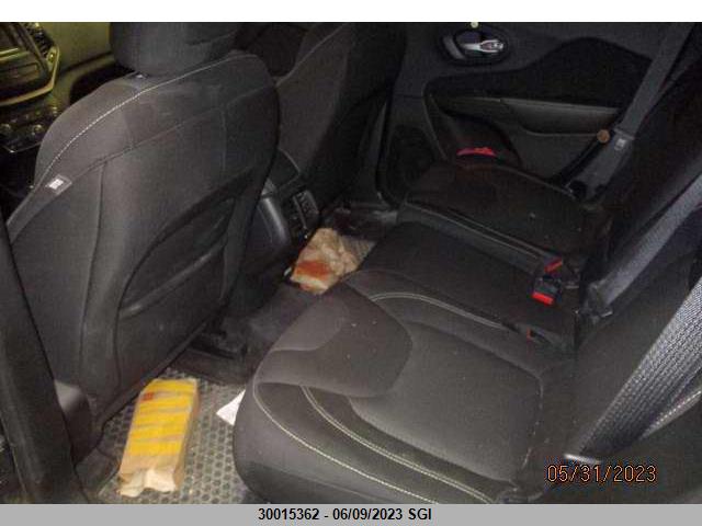 1C4PJMCB6GW225059 Jeep Cherokee Latitude