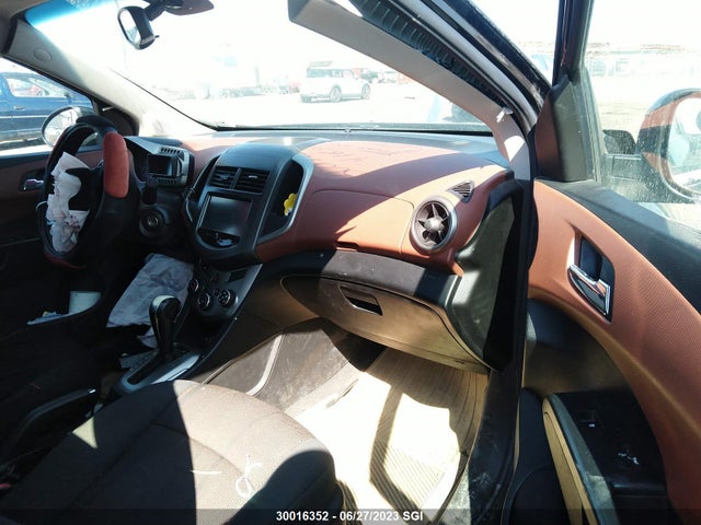 Chevrolet SONIC LT 2016 1G1JC6SBXG4169080 Image 5