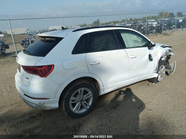 WA1AUCF35M1076139 Audi Q3 Premium 40