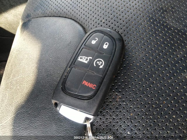1C4PJMJN2KD372027 Jeep Cherokee Overland