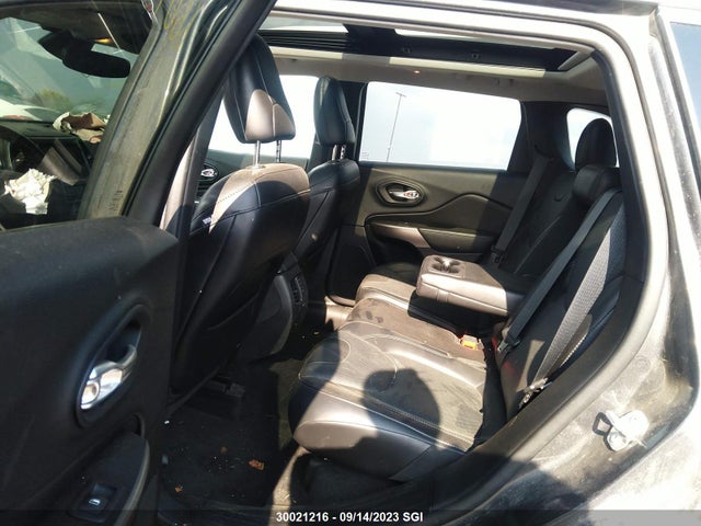 1C4PJMJN2KD372027 Jeep Cherokee Overland