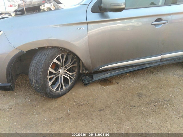 JA4JZ3AXXJZ603293 Mitsubishi Outlander Se