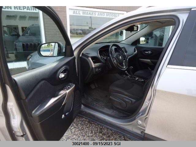 1C4PJMCB1HW591352 Jeep Cherokee Latitude