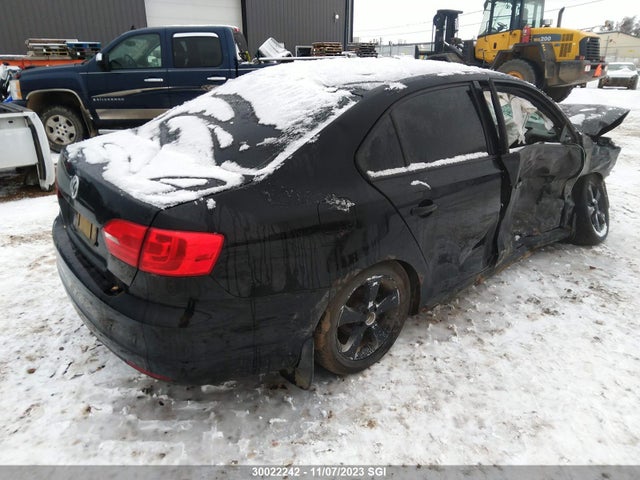 3VW2K7AJ1EM241439 Volkswagen Jetta Sedan Trendline+
