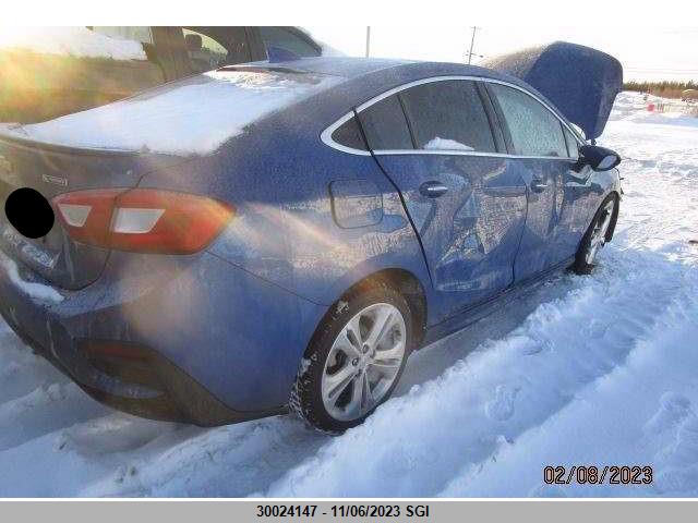 Chevrolet Cruze Premier 2018 1G1BF5SM6J7137384 Image 3