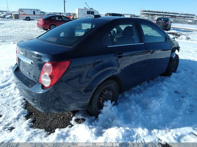 Chevrolet SONIC LT 2015 1G1JC5SH1F4174276 Image 4