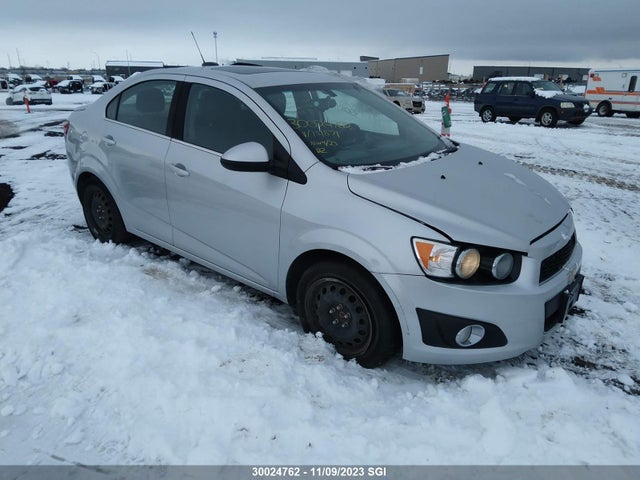 Chevrolet SONIC LT 2015 1G1JC5SHXF4151871 головне зображення