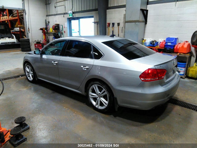 1VWBS7A33EC094818 Volkswagen PASSAT SE