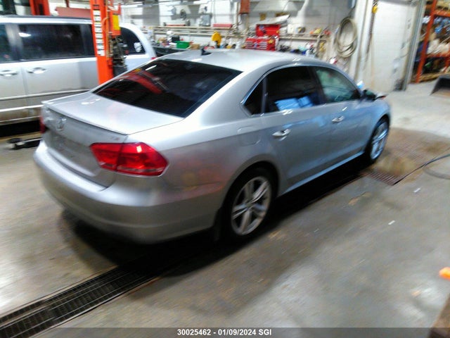 1VWBS7A33EC094818 Volkswagen PASSAT SE