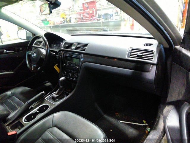 1VWBS7A33EC094818 Volkswagen PASSAT SE