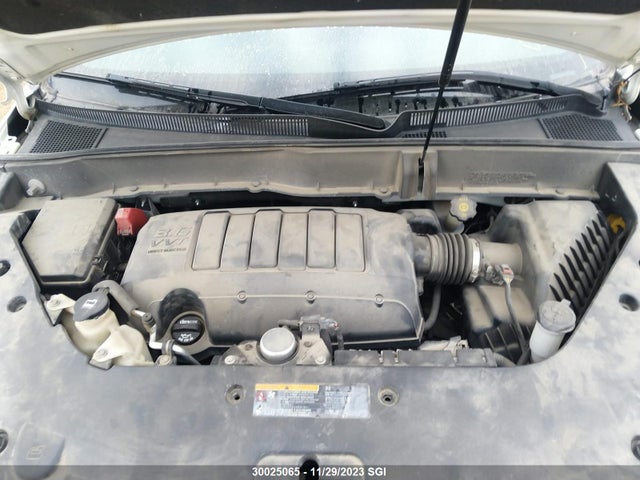 30025065 :رقم المزاد ، 1GNKVHKD2FJ251136 vin ، 2015 Chevrolet Traverse Lt مزاد بيع
