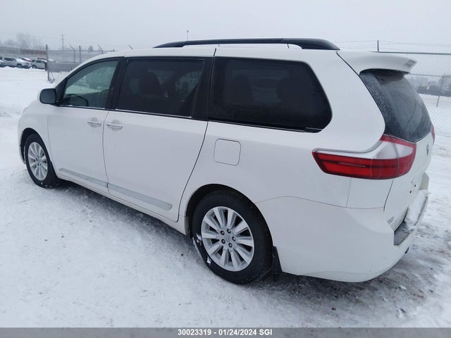 Aukcja sprzedaży 2015 Toyota Sienna Xle, vin: 5TDDK3DCXFS118144, numer aukcji: 30023319