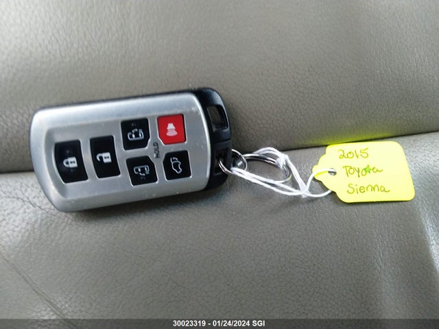 Aukcja sprzedaży 2015 Toyota Sienna Xle, vin: 5TDDK3DCXFS118144, numer aukcji: 30023319