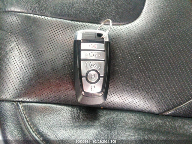 3FA6P0RU7KR227335 Ford Fusion Titanium