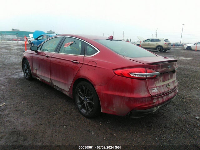 3FA6P0RU7KR227335 Ford Fusion Titanium